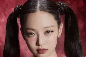 火辣女神Jennie的惊人变身，肚脐眼竖化、肩胛骨超魅惑！图片