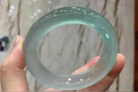 翡翠跟岫玉的区别，别再傻傻分不清了图片