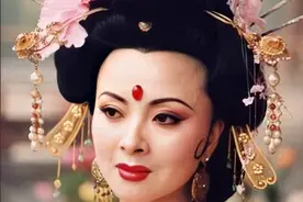 演员周洁，巅峰期远走美国，59岁重金包机回国，5天后在故土离世图片