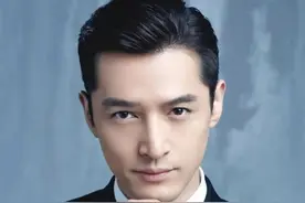 入行20年只官宣两段感情，40岁自曝当爹，胡歌终于不再被催婚了图片