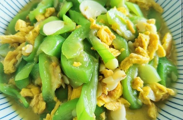 花胶猪展茨实莲子汤 莲子花胶猪肚汤的做法