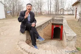 河南6旬大叔历经三代建成1门12窑“地下豪宅”，百万不卖，啥样子图片