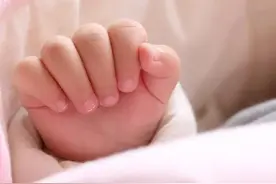 朋友圈宝宝出生报喜这样发图片