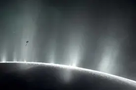 在14亿千米外的土卫二上，科学家发现意外现象，难道是外星生命？图片