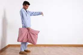 不止“梦游”！来看关于睡眠的奇葩事图片