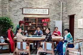 他们都是独生子女的父母，户口随迁来广州图片