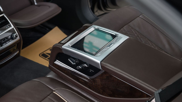 只比新车便宜100万的行政级座驾——二手宝马740Li