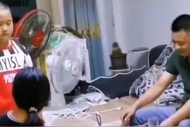 江苏小学生火了，班主任成为了自己嫂子，表情“绝望”令人发笑图片
