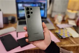 三星s23ultra发布，真机看起来边框很窄，设计很简洁图片