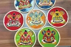 残疾朋友体验学习“金丝珐琅画”技艺图片