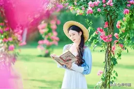 中老年阿姨拍照，手放哪里合适？一句摄影口诀苗条显瘦又上镜图片