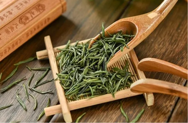 建议男人40岁以后，少吃大鱼大肉，多喝4种茶，精力充沛身体好