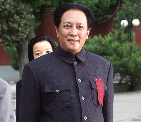 唐国强简历优化（唐国强为什么被定为毛主席的特型演员）