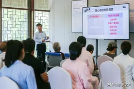泰山院子社区诊所开展“诺莱健康季 名医进社区”活动图片