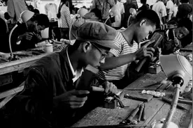 九十年代的国企改制浪潮，导致了几千万工人下岗原因使人嘘唏图片