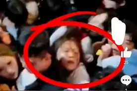 梨泰院踩踏现场呼救的女孩，留下生前最后一幕，惊恐到窒息刹那间图片