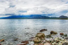 吃饭满头汗，究竟是怎么回事？图片