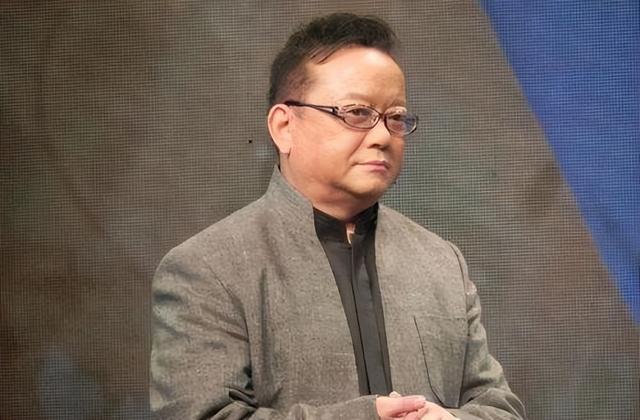 王刚澄清9年前"误砸2亿文物":砸的是赝品,之前怜悯对方才没说