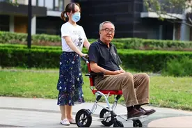 和美德JY-3中轮款旅行轮椅：大小重量适中 兼顾轻便与实用图片