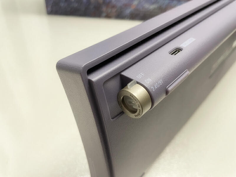 键盘艺术巧联名，氛围俘获你的心，洛斐星河小翘100机械键盘体验