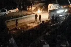 中国照明无人机在土耳其夜空点亮，为地震救援带来帮助图片