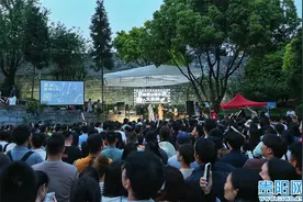 贵阳路边音乐会文昌阁 、泉湖唱响图片