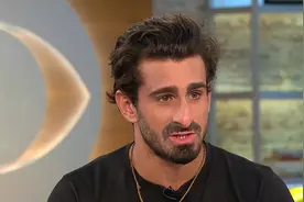 一个美国人找刺激，他想体验人在蟒蛇肚子里的感觉，结果发生意外图片