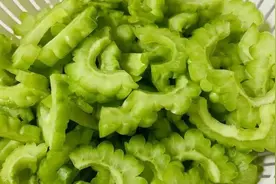 三伏前，最该吃这“降火瓜”！明目控糖强免疫，丝瓜、冬瓜都靠边，后悔现在才知道！图片