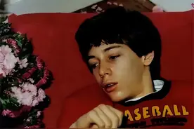 “幽灵男孩”马丁：卧床被困14年遭护工非人折磨，无人知道他醒着图片