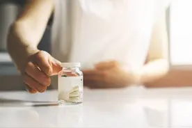 饭后经常拉肚子、腹胀腹痛，千万别大意！尤其出现这3种情况图片