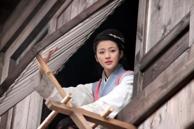 因出演潘金莲走红,演员甘婷婷现在过得怎么样了