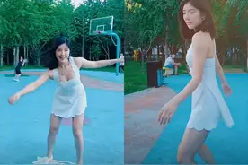 35岁赵奕欢穿短裙公园玩滑板，动作舒展身材火辣，炫技下蹲险走光图片