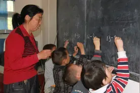 小学毕业也能当老师？山西一代课老师身份被曝光，校方回应来了图片