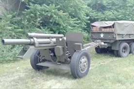二战美军摩托化步兵师的标准火炮：M2A1型105毫米榴弹炮图片