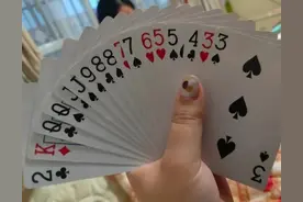 一手好牌打得稀烂的人，往往有“4个通病”，不值得同情图片