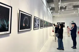 中国女性星空摄影师首届作品大展在渝开幕图片