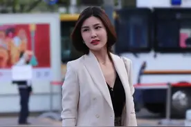 街拍：在三里屯真的看到美女了，这一次没白来！图片