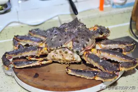 好大一只帝王蟹，清蒸最简单，也最鲜美图片