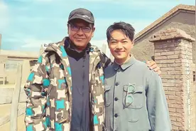 33岁的曹骏，拿到尔冬升联系方式的1年后，他翻红了吗？图片