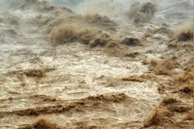 《天下长河》靳辅治河的代价：黄河北决口，改道成今天河道的样子图片