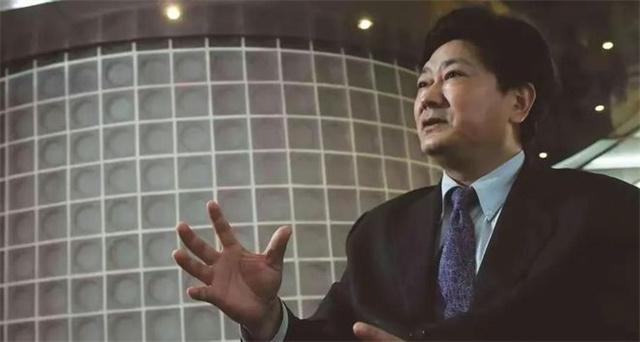 16岁从警入职43年，上班穿4000元短袖，警号030008狠角色终于落网