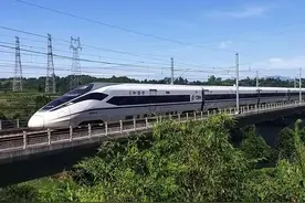 中国第二代高速动车组CRH380系列，4个型号技术对比图片