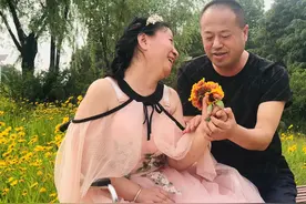 聊城一男子不离不弃照顾瘫痪妻子21年，他说：“有她才有家”图片