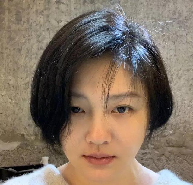 大s剪成短发,改头换面,和过去告别