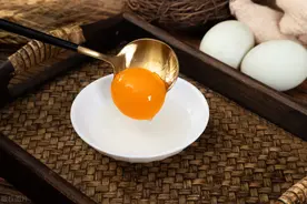 怎样识别鸡蛋是不是土鸡下的图片