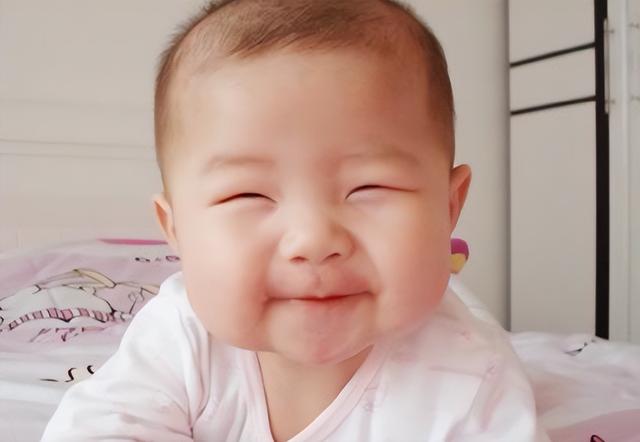 娃的笑容分不同阶段,要和他"双向治愈"