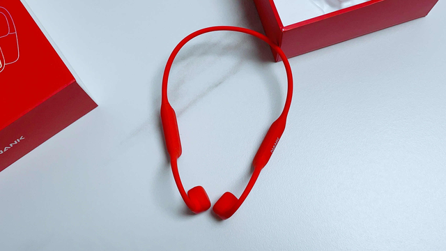 支持无线充电，15区分压佩戴更舒适，南卡NEO骨传导耳机体验