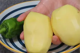 干锅土豆片好吃，很多人做错，大厨专业讲解，出锅太香了图片