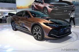 新车 | 预售价36.9万起 皇冠SportCross有望于6月21日上市 挑战BBA？图片