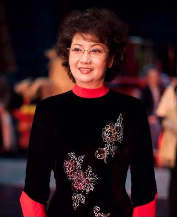 “京剧女神”李维康：曾看不起病，女儿北大毕业，她对家人有愧疚